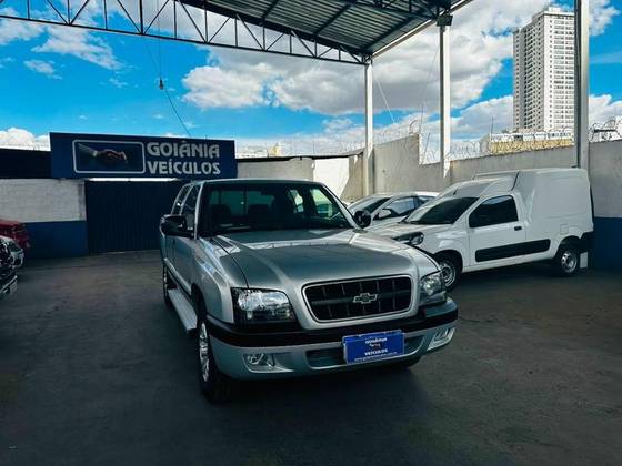 CHEVROLET S10 2.8 4X2 CD 12V TURBO INTERCOOLER DIESEL 4P MANUAL CHEVROLET S10 2.8 4X2 CD 12V TURBO INTERCOOLER DIESEL 4P MANUAL